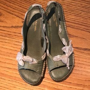 Eric Michael size 38 NWT silk& leather uppers, leather insoles, rubber sole